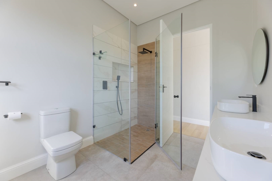 4 Bedroom Property for Sale in Kingswood Golf Estate Western Cape